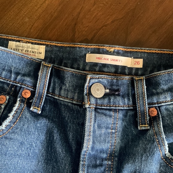 Levi distressed rib cage denim shorts - Picture 2 of 8